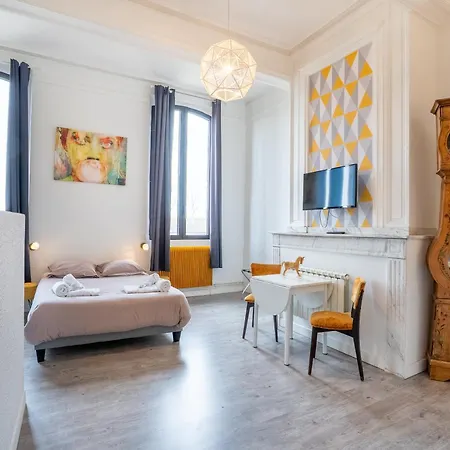 Villa Chateau Fourclins Domaine Privatif 16 Personnes Parc & Bassin Naturel Proche Toulouse Merville