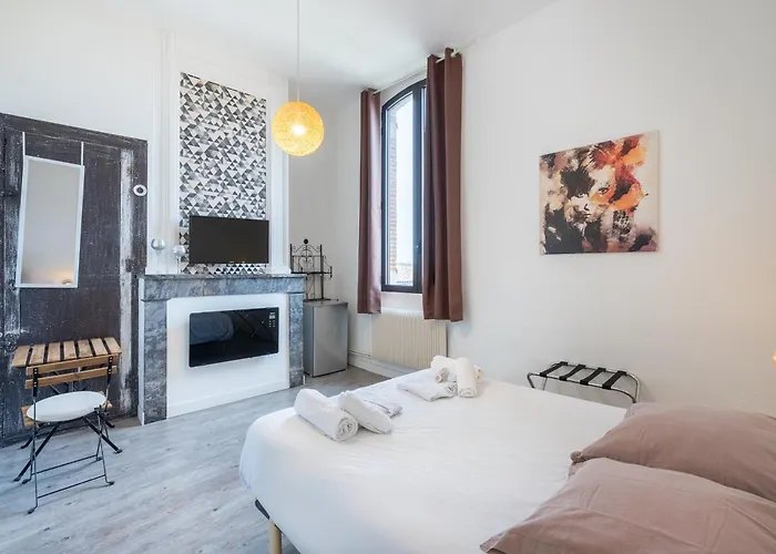 Chateau Fourclins Domaine Privatif 15 Personnes Parc & Bassin Naturel Proche Toulouse ヴィラ Merville