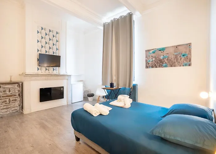 ヴィラ Chateau Fourclins Domaine Privatif 15 Personnes Parc & Bassin Naturel Proche Toulouse Merville