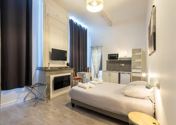 Chateau Fourclins Domaine Privatif 15 Personnes Parc & Bassin Naturel Proche Toulouse *