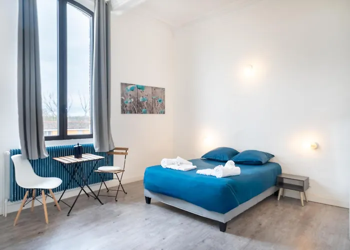 Chateau Fourclins Domaine Privatif 15 Personnes Parc & Bassin Naturel Proche Toulouse Vila