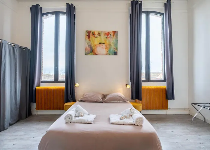 Chateau Fourclins Domaine Privatif 15 Personnes Parc & Bassin Naturel Proche Toulouse Vila Merville (Haute-Garonne)