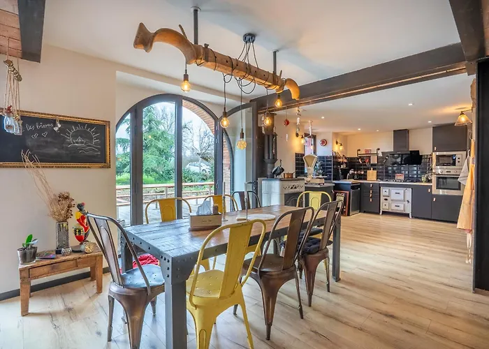 Chateau Fourclins Domaine Privatif 15 Personnes Parc & Bassin Naturel Proche Toulouse Vila