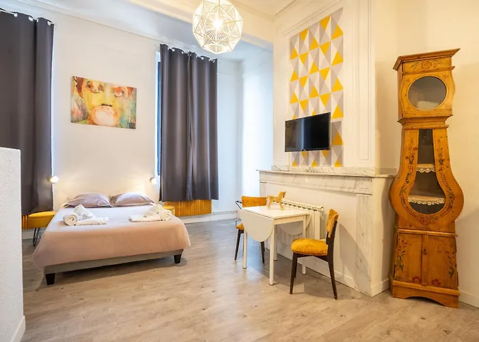 Chateau Fourclins Domaine Privatif 15 Personnes Parc & Bassin Naturel Proche Toulouse Vila Merville (Haute-Garonne)